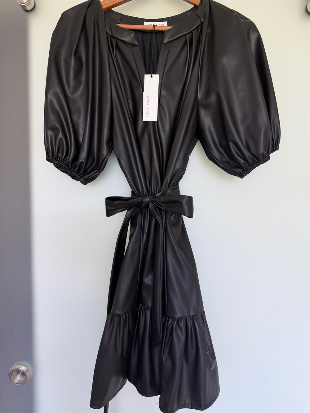 Willa Story NWT ($209) Black vegan leather Puff-Sleeve cinched waist Dress w/tie